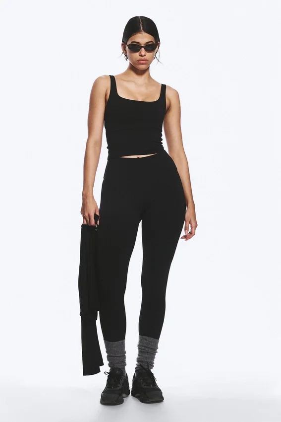 Cropped Sports Top – Black Cropped Sports Top – Black
