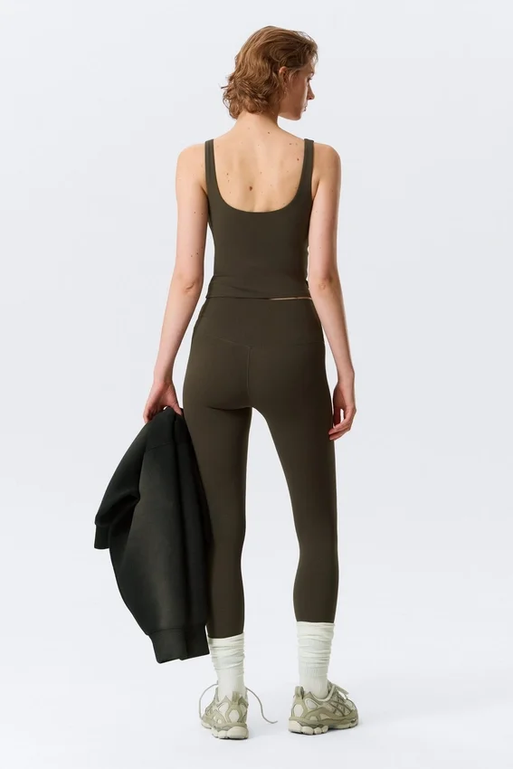 Cropped Sports Top – Dark Brown Cropped Sports Top – Dark Brown