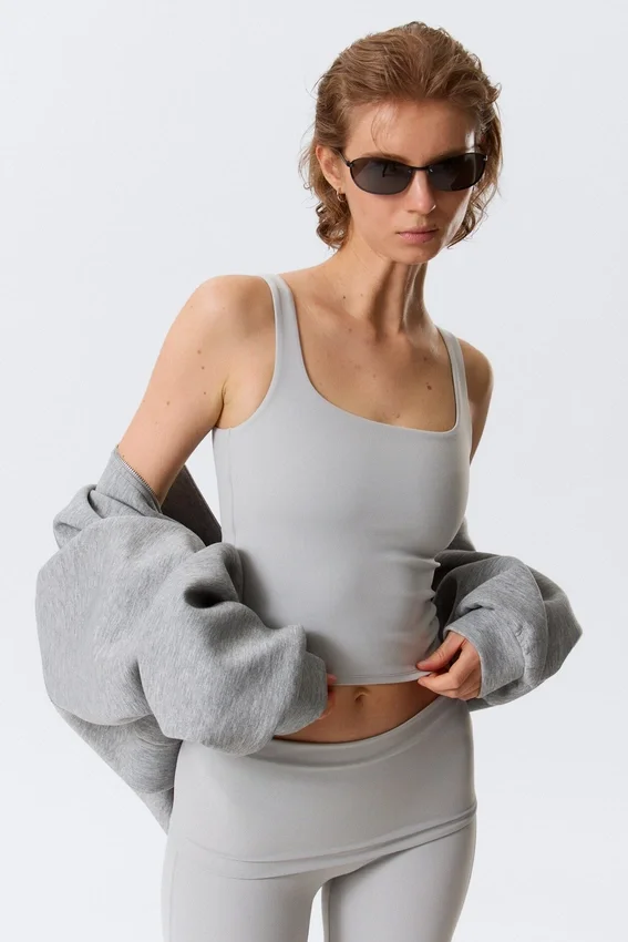 Cropped Sports Top – Light Dusty Grey Cropped Sports Top – Light Dusty Grey