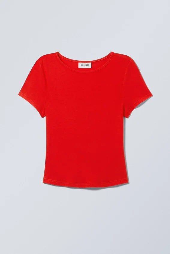 Curved Hem Fitted Modal T-Shirt – Red Curved Hem Fitted Modal T-Shirt – Red