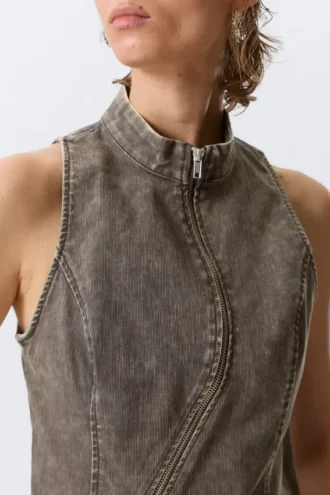 Curved Zip Sleeveless Top – Dark Grey