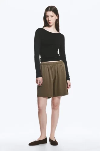 Deep Back Long-Sleeved Top – Black