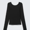 Deep Back Long-Sleeved Top – Black Deep Back Long-Sleeved Top – Black