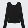 Deep Back Long-Sleeved Top – Black Deep Back Long-Sleeved Top – Black