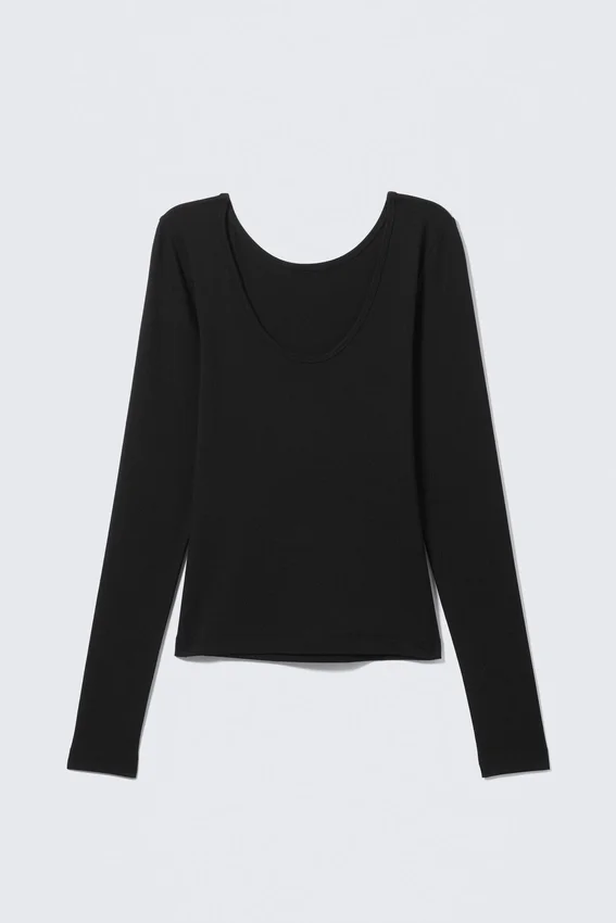 Deep Back Long-Sleeved Top – Black Deep Back Long-Sleeved Top – Black