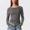Deep Back Long-Sleeved Top – Grey Deep Back Long-Sleeved Top – Grey