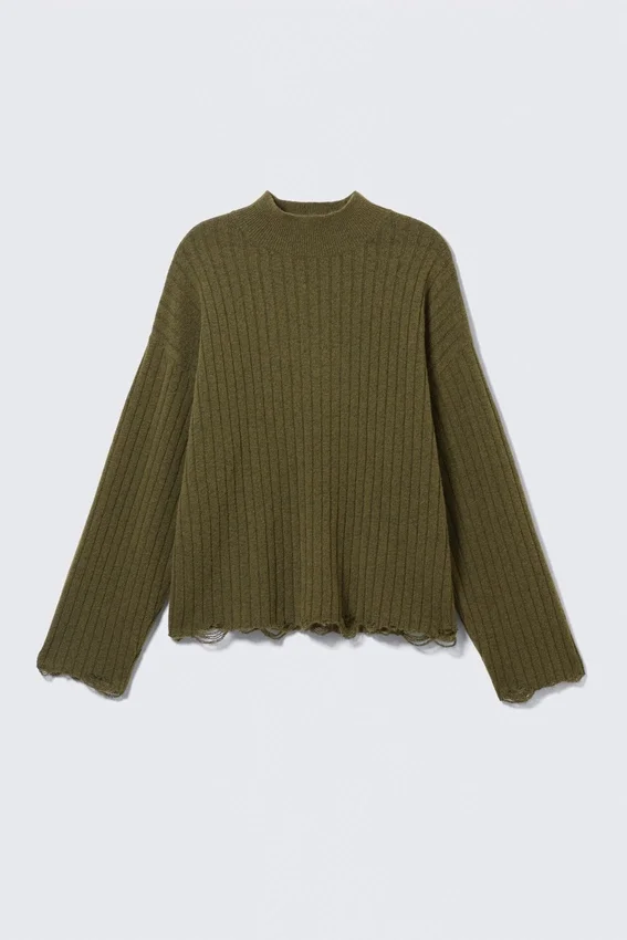 Distressed Ribbed Mock-Neck Sweater – Dark Green Distressed Ribbed Mock-Neck Sweater – Dark Green