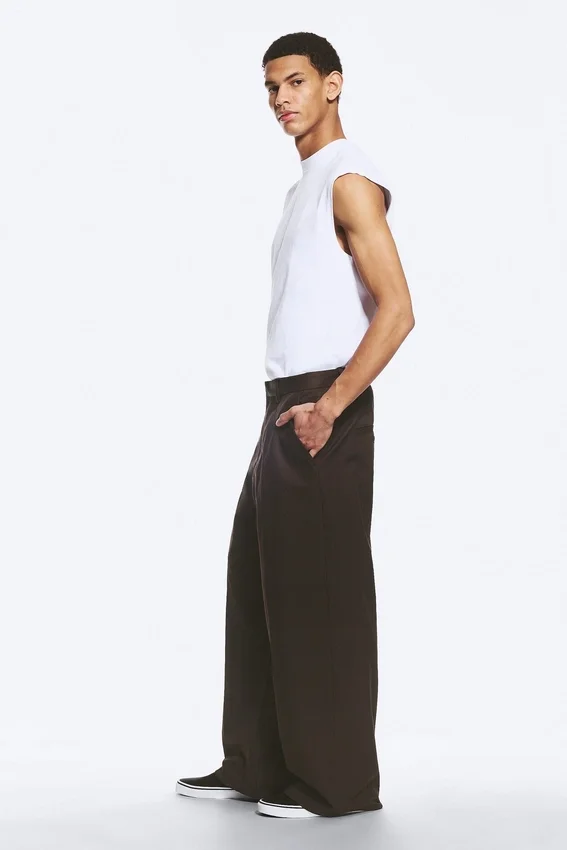 Emil Loose Fit Chino Trousers – Dark Brown Emil Loose Fit Chino Trousers – Dark Brown