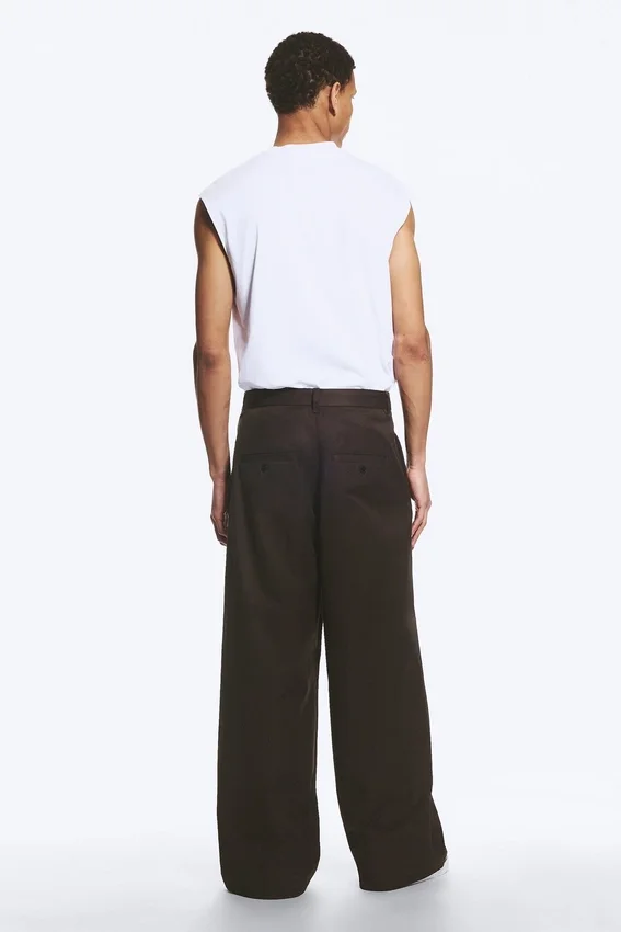 Emil Loose Fit Chino Trousers – Dark Brown Emil Loose Fit Chino Trousers – Dark Brown