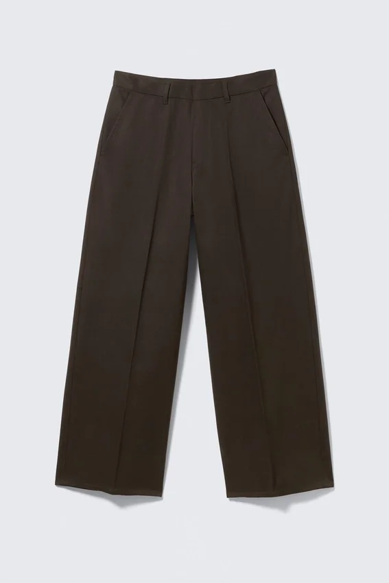Emil Loose Fit Chino Trousers – Dark Brown Emil Loose Fit Chino Trousers – Dark Brown