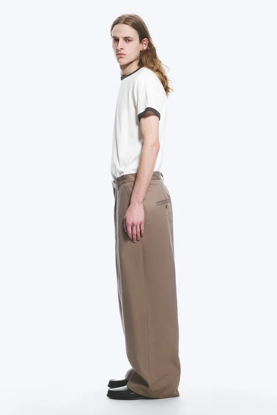 Emil Loose Fit Chino Trousers – Dusty Mole Emil Loose Fit Chino Trousers – Dusty Mole