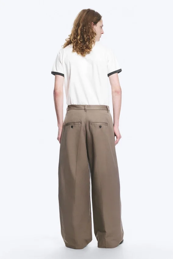 Emil Loose Fit Chino Trousers – Dusty Mole Emil Loose Fit Chino Trousers – Dusty Mole