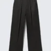 Emil Oversized Chino Trousers – Black Emil Oversized Chino Trousers – Black