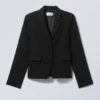 Esma Fitted Blazer – Black Esma Fitted Blazer – Black