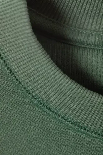Essence Standard Sweatshirt – Dark Green