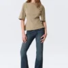 Fitted Dart Detail T-Shirt – Light Khaki Green