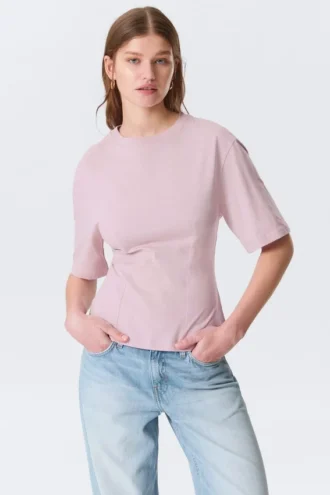 Fitted Dart Detail T-Shirt – Light Pink