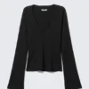 Fitted Flare-Sleeved V-Neck Top – Black Fitted Flare-Sleeved V-Neck Top – Black