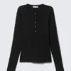 Fitted Long-Sleeved Henley Top – Black Fitted Long-Sleeved Henley Top – Black