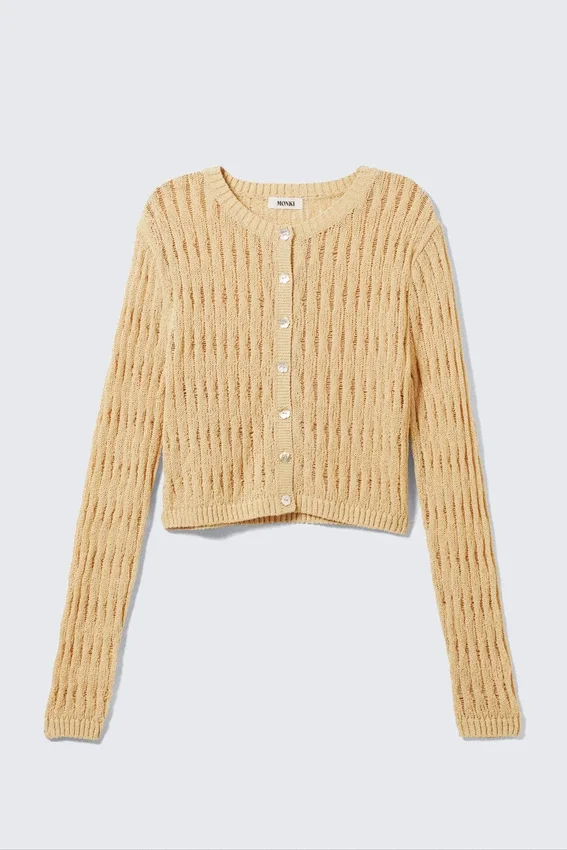 Fitted Long-Sleeved Knitted Cardigan – Beige Fitted Long-Sleeved Knitted Cardigan – Beige