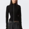 Fitted Long-Sleeved Mock-Neck Zip Top – Black Fitted Long-Sleeved Mock-Neck Zip Top – Black