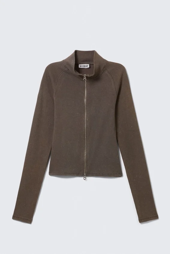 Fitted Long-Sleeved Mock-Neck Zip Top – Washed Dark Grey Fitted Long-Sleeved Mock-Neck Zip Top – Washed Dark Grey