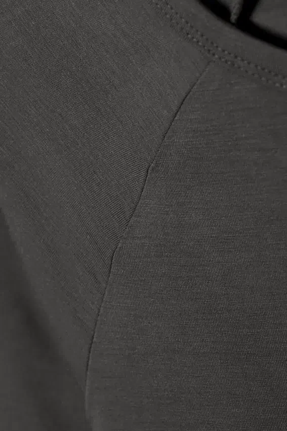 Fitted Raglan-Sleeved Top – Dark Grey Fitted Raglan-Sleeved Top – Dark Grey