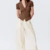 Fitted Short-Sleeved Resort Shirt – Striped Brown Fitted Short-Sleeved Resort Shirt – Striped Brown