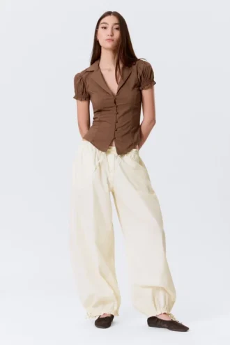 Fitted Short-Sleeved Resort Shirt – Striped Brown