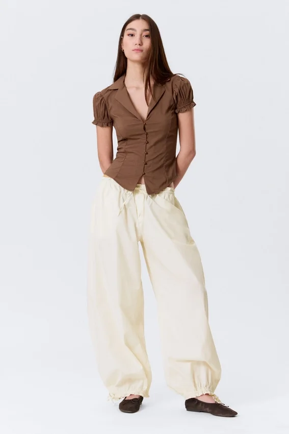 Fitted Short-Sleeved Resort Shirt – Striped Brown Fitted Short-Sleeved Resort Shirt – Striped Brown