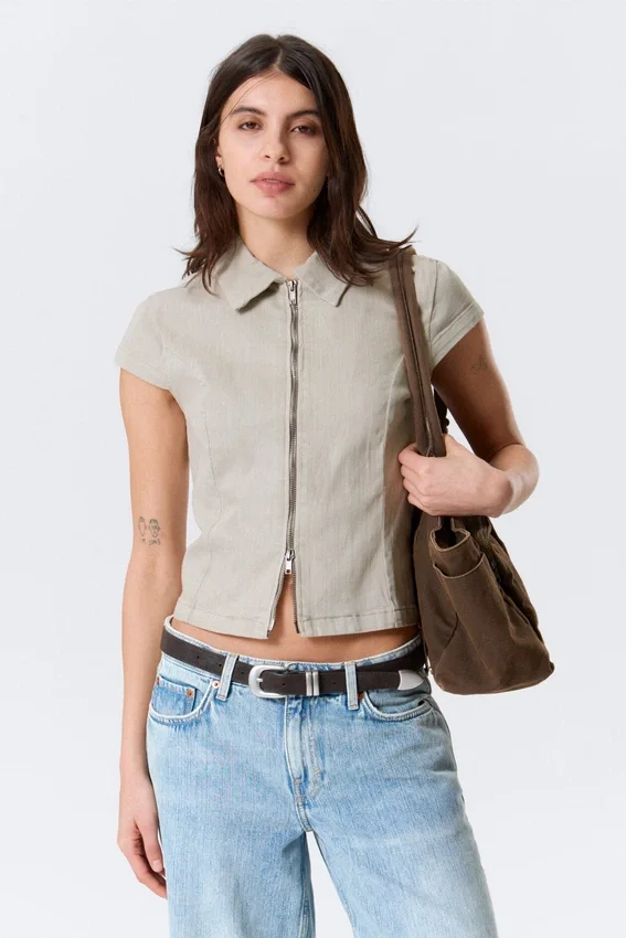 Fitted Short-Sleeved Zip Top – Beige Fitted Short-Sleeved Zip Top – Beige