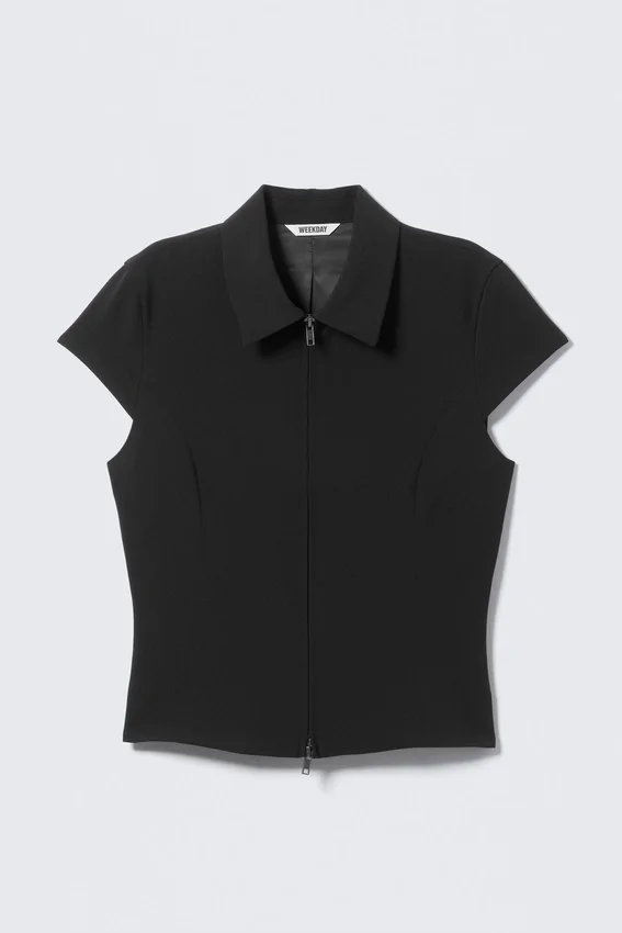 Fitted Short-Sleeved Zip Top – Black Fitted Short-Sleeved Zip Top – Black