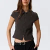 Fitted Short-Sleeved Zip Top – Dark Grey Fitted Short-Sleeved Zip Top – Dark Grey