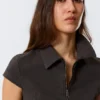Fitted Short-Sleeved Zip Top – Dark Grey Fitted Short-Sleeved Zip Top – Dark Grey