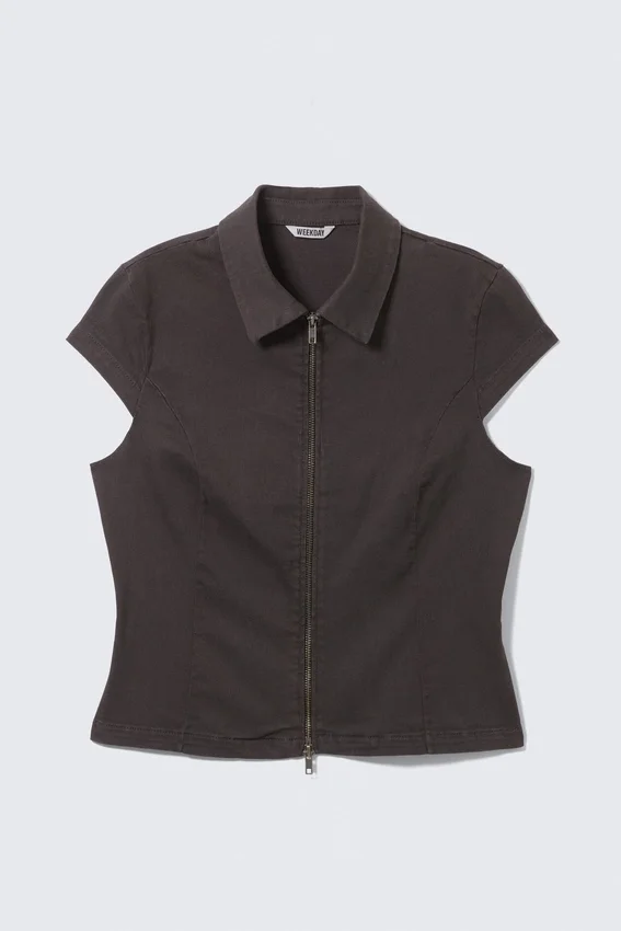Fitted Short-Sleeved Zip Top – Dark Grey Fitted Short-Sleeved Zip Top – Dark Grey