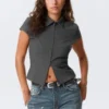 Fitted Short-Sleeved Zip Top – Dark Grey Melange Fitted Short-Sleeved Zip Top – Dark Grey Melange