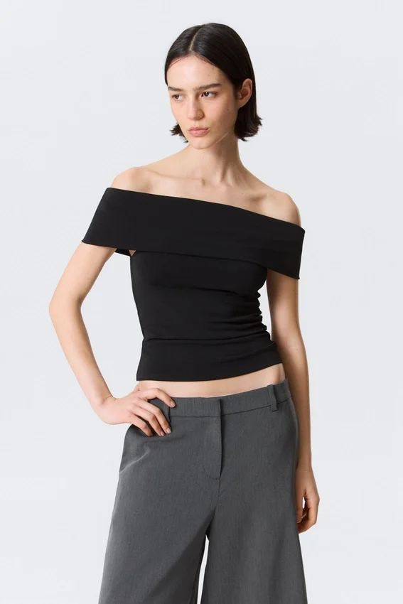 Fitted Sleeveless Off-Shoulder Top – Black Fitted Sleeveless Off-Shoulder Top – Black