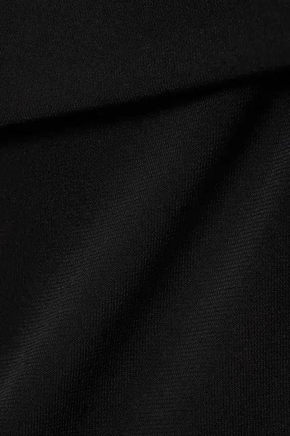 Fitted Sleeveless Off-Shoulder Top – Black Fitted Sleeveless Off-Shoulder Top – Black