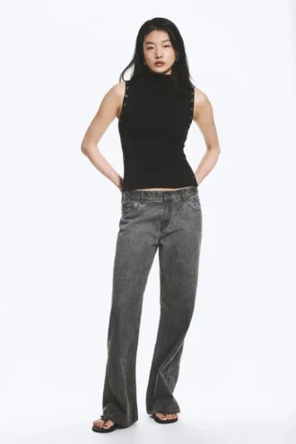 Fitted Snap-Button Mock-Neck Top – Black
