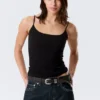 Fitted Strappy Scoop Neck Singlet – Black