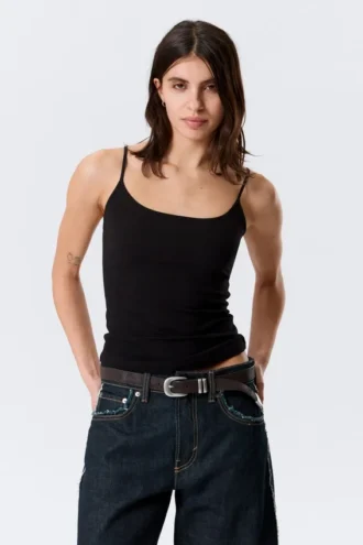 Fitted Strappy Scoop Neck Singlet – Black