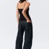 Fitted Strappy Scoop Neck Singlet – Black