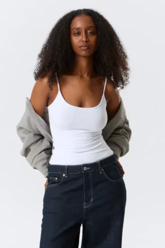 Fitted Strappy Scoop Neck Singlet – White