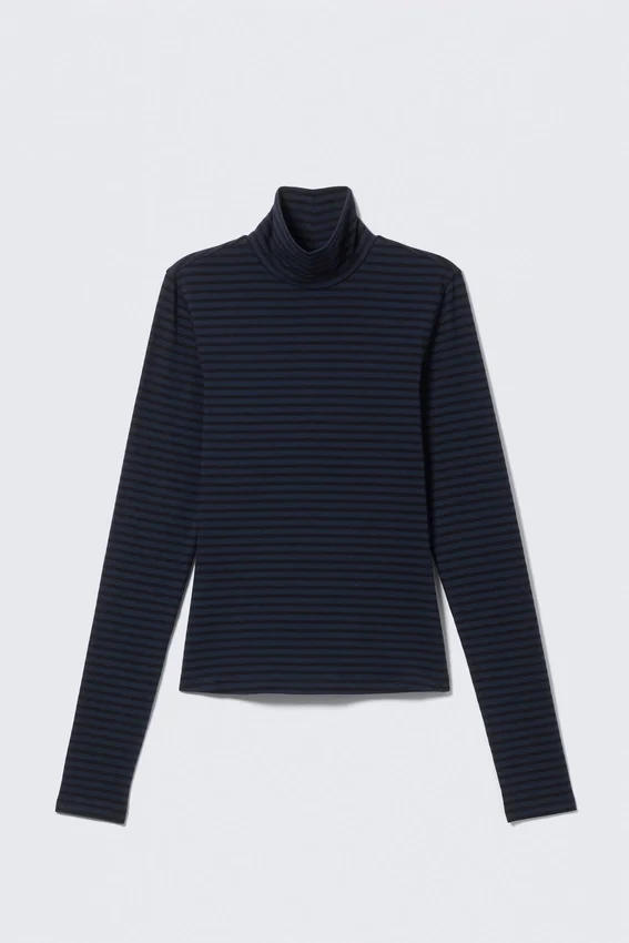 Fitted Striped Turtleneck Top – Striped Dark Blue Fitted Striped Turtleneck Top – Striped Dark Blue