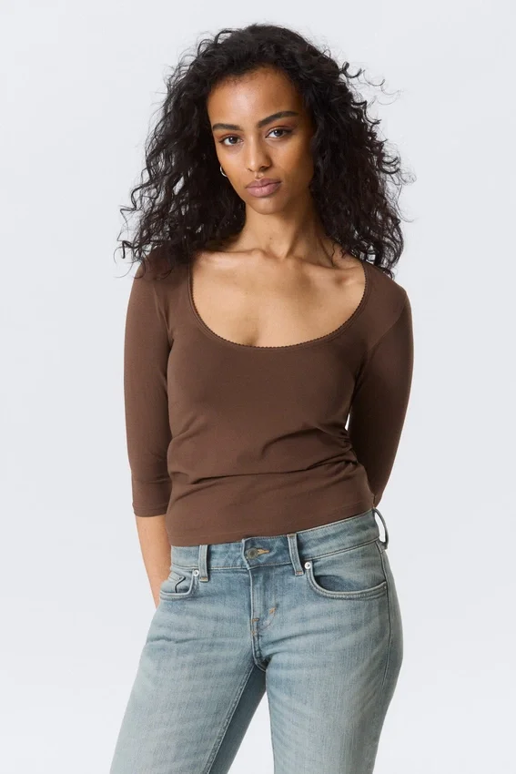 Fitted Three-Quarter Sleeve Top – Dark Brown Fitted Three-Quarter Sleeve Top – Dark Brown