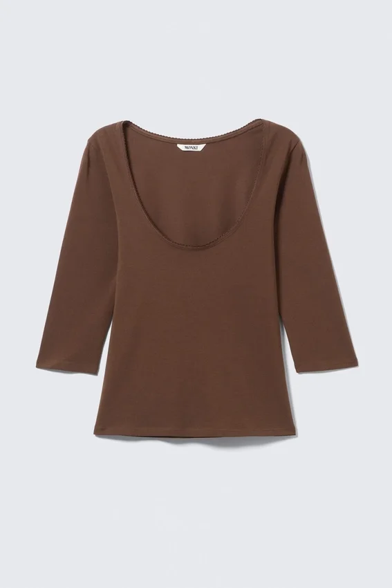 Fitted Three-Quarter Sleeve Top – Dark Brown Fitted Three-Quarter Sleeve Top – Dark Brown