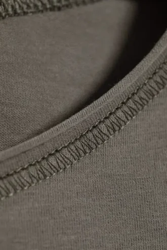 Fitted Three-Quarter Sleeve Top – Dusty Grey