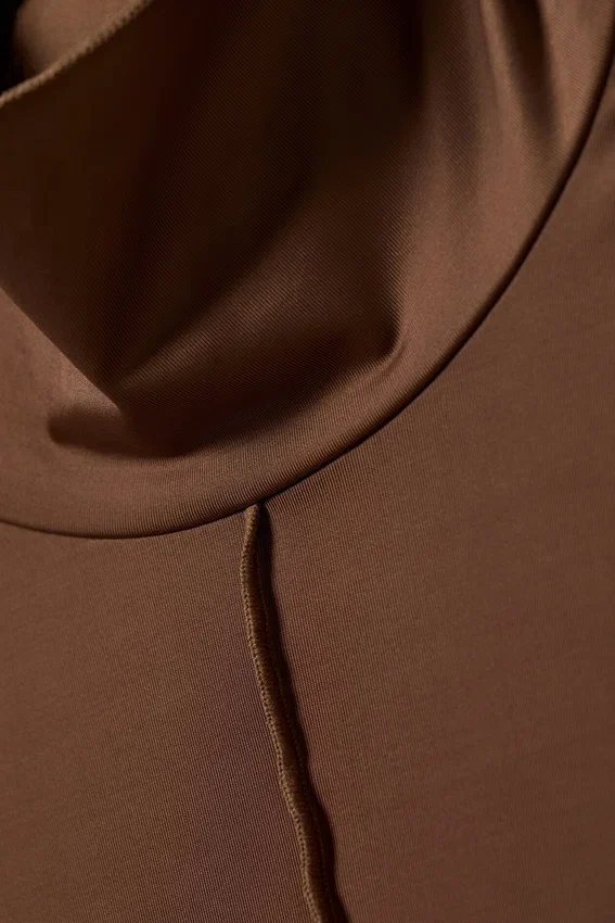 Fitted Turtleneck Top – Brown Fitted Turtleneck Top – Brown