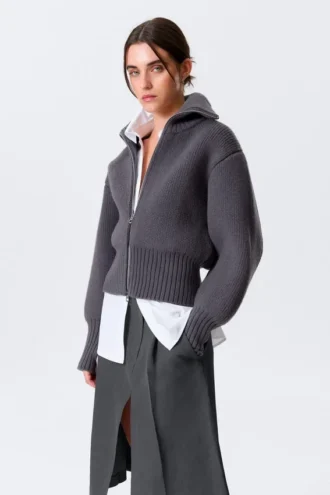 Fitted Turtleneck Wool Sweater – Dark Grey