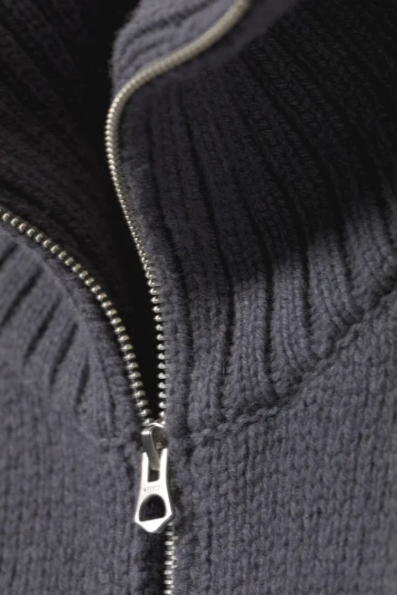 Fitted Turtleneck Wool Sweater – Dark Grey Fitted Turtleneck Wool Sweater – Dark Grey